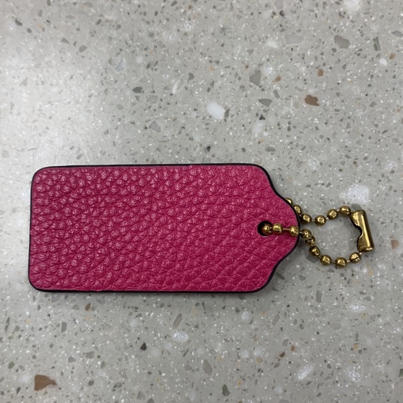 Coach tag - Picture 3 of 3